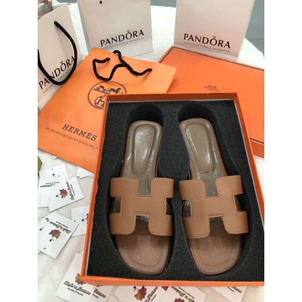 Dép HM siêu vip fullbox hãng mỗi đôi còn 1sz 38 sale