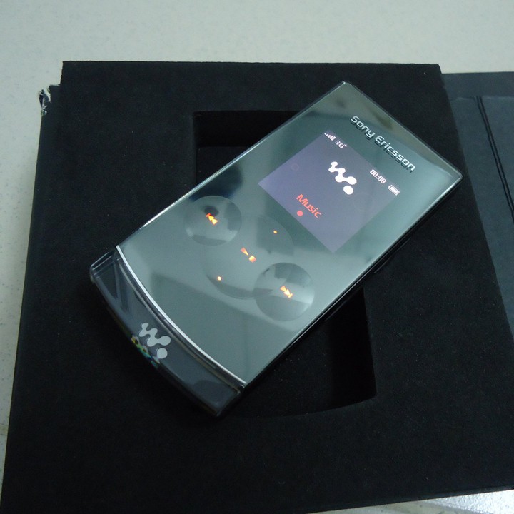 ĐIỆN THOẠI SONY ERICSSON W980I LIKE NEW