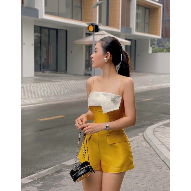 Jumpsuit short 2 dây kèm tag đá