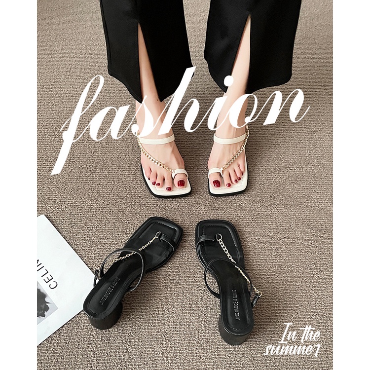 Dép Sandal Cao Gót Mũi Vuông Đế Dày Phối Dây Xích Thời Trang Mới Cho Nữ