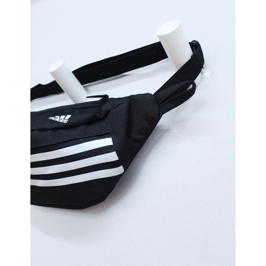 Q8957 - Túi đeo chéo Adidas phối sọc ngang