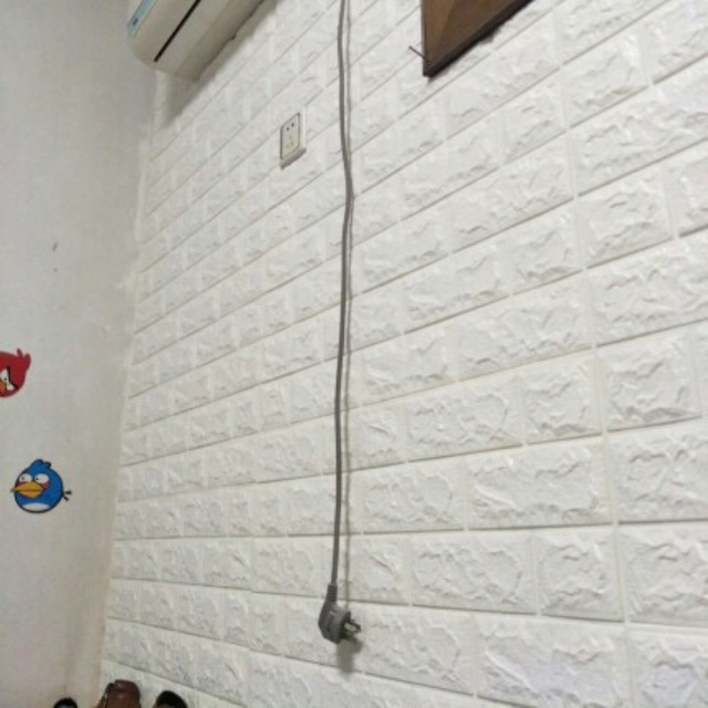 Tấm xốp dán tường giả gạch 3d kích thước 77x70cm