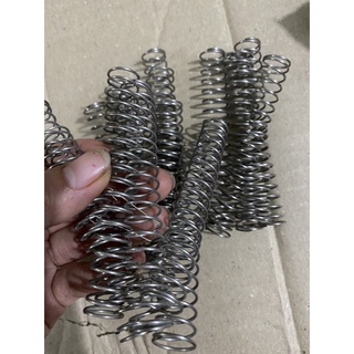 5 cái phi 13 Lò xo nén inox nhật