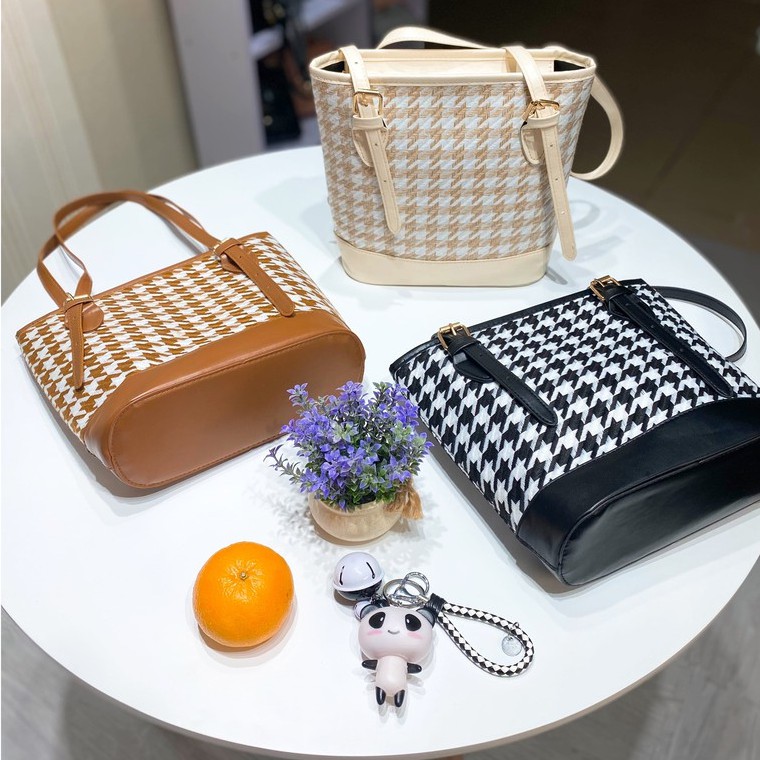 Túi Tote vải, túi xách nữ kẹp nách đeo chéo thời trang công sở Retro Cho Nữ  SKU: 081 - VICTORY BAG STORE