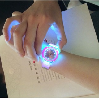 Đồng hồ phát sáng exo led Kiểu Hàn Quốc
