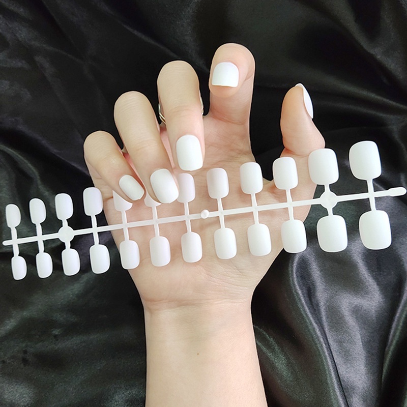 Bộ 24 móng tay giả Modelones màu lì thiết kế dáng vuông phong cách Pháp thời trang