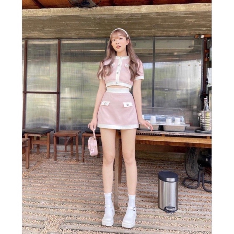 SET CROP DẠ HỒNG VIỀN TRẮNG + CHÂN VÁY✨✨