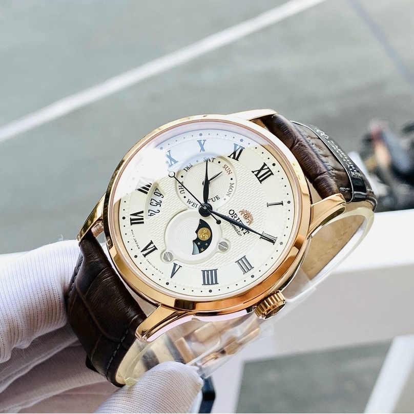 Đồng hồ Nam chính hãng Orient Sun Moon Gen 3 RA-AK0007S10B Size 42,Mặt trắng,Lịch -Máy cơ tự động-Dây da nâu cao cấp