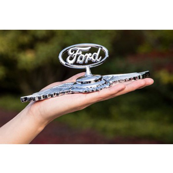 Biểu tượng logo độ theo hãng xe Mazda, Toyota, Hyundai, Honda... cánh chim đặt nắp capo CAO