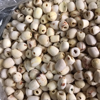Hạt sen quê khô mới bán ở Hà Nội dùng để nấu cháo nấu chè rang chín rồi xay ăn vào dễ ngủ mát