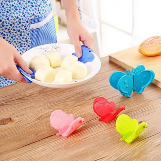 Dụng cụ nhấc nồi chống nóng bằng silicone hình cánh bướm