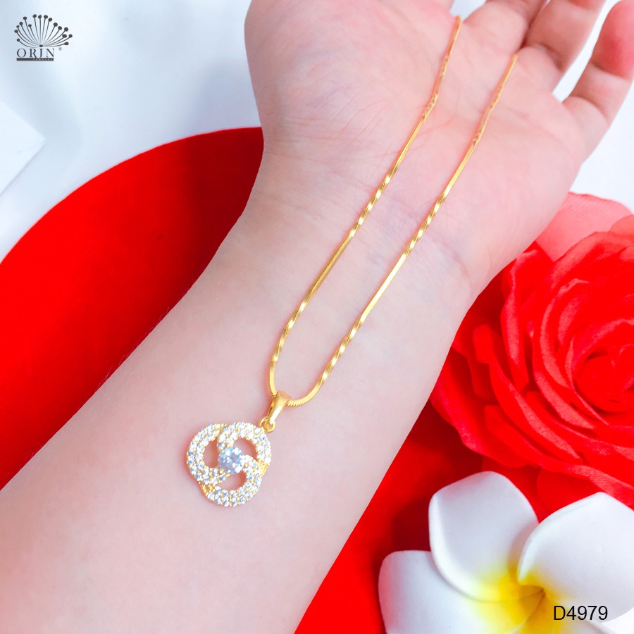 Dây chuyền nữ dạng mì xoắn mặt 3 cánh đính đá thiết kế cao cấp Orin D4979