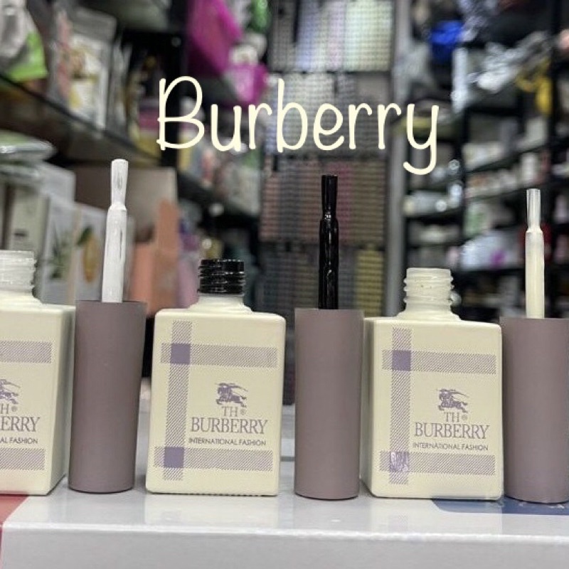 Sơn BURBERRY màu trắng, đen, nhũ vàng bạc, trắng nước gạo , trắng sữa, trứng cút, sơn gel cực đặc lên màu cực đẹp