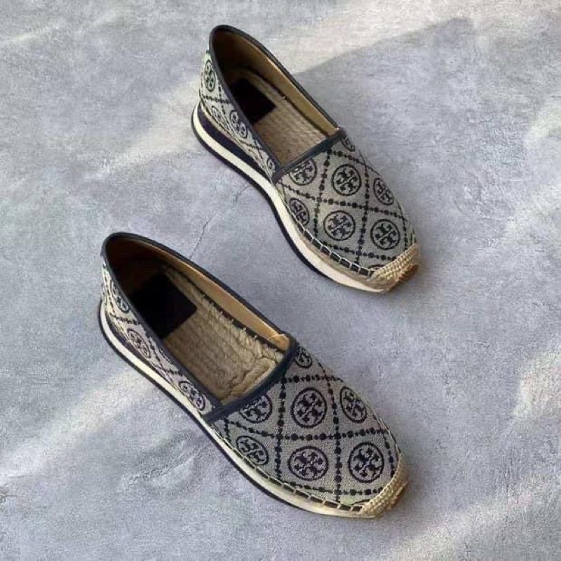 Giày đế xuồng Toryburch