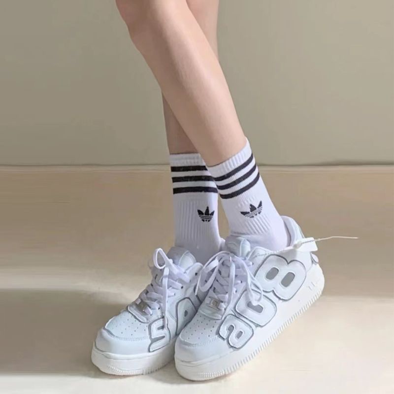 Giày Thể Thao Nữ In Chữ Thời Trang Năng Động