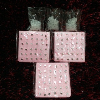 Khuyên bắn lỗ tai dùng cho dụng cụ bấm lỗ tai vỉ 98 đinh+nút:70k/vỉ 98 đinh