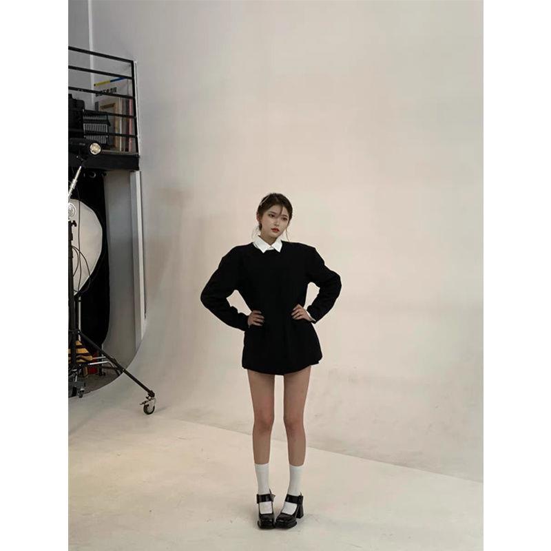 Áo Khoác Vest Cổ Tròn Màu Đen Phong Cách Retro Thời Trang Mùa Xuân 2022 Cho Nữ