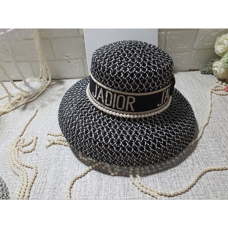 Mu đi biển sang chảnh kiểu lồng đèn