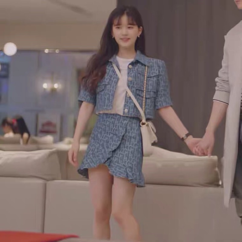 Set Áo Và Váy Ngắn Kiểu TRIỆU LỘ TƯ Phong Cách Dễ Thương