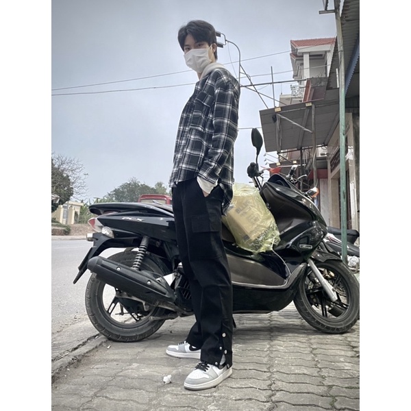 Quần kaki 3 cúc ống rộng Cargo pant , Butoon pants phong cách unisex Nam Nữ