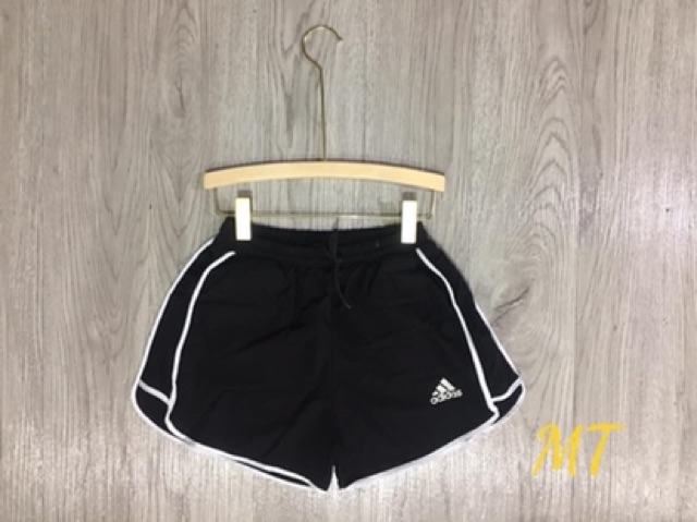 Quần short viền thể thao