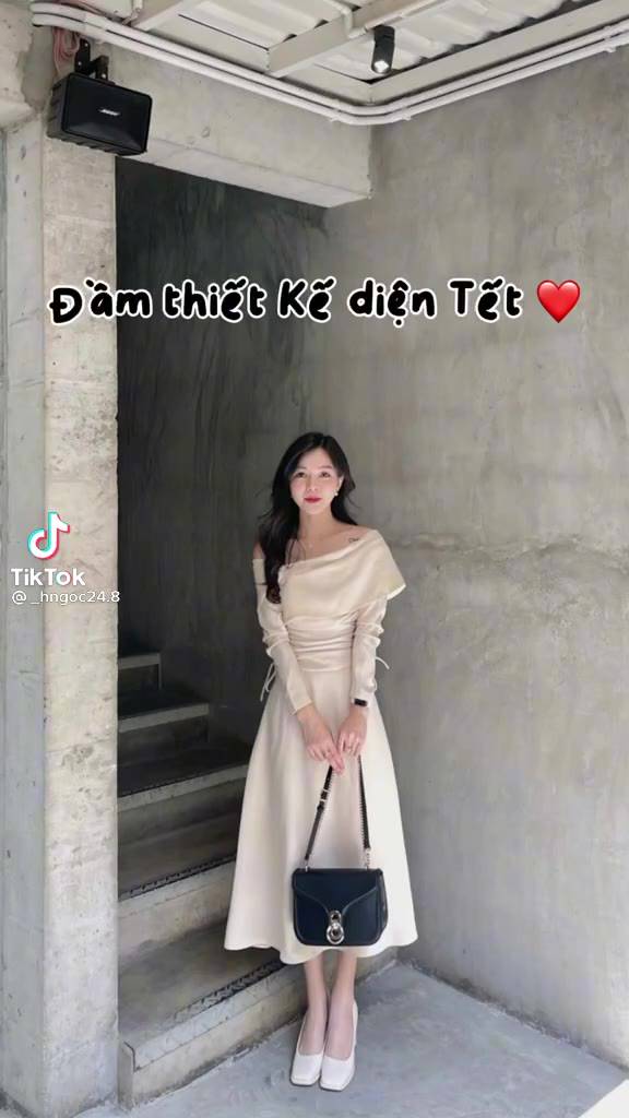 Váy Đầm Nữ Dáng Dài Trễ Vai SOLEIL ROOM Nhúng Hông Chống Nhăn Tôn Dáng LORA DRESS VD87 | BigBuy360 - bigbuy360.vn