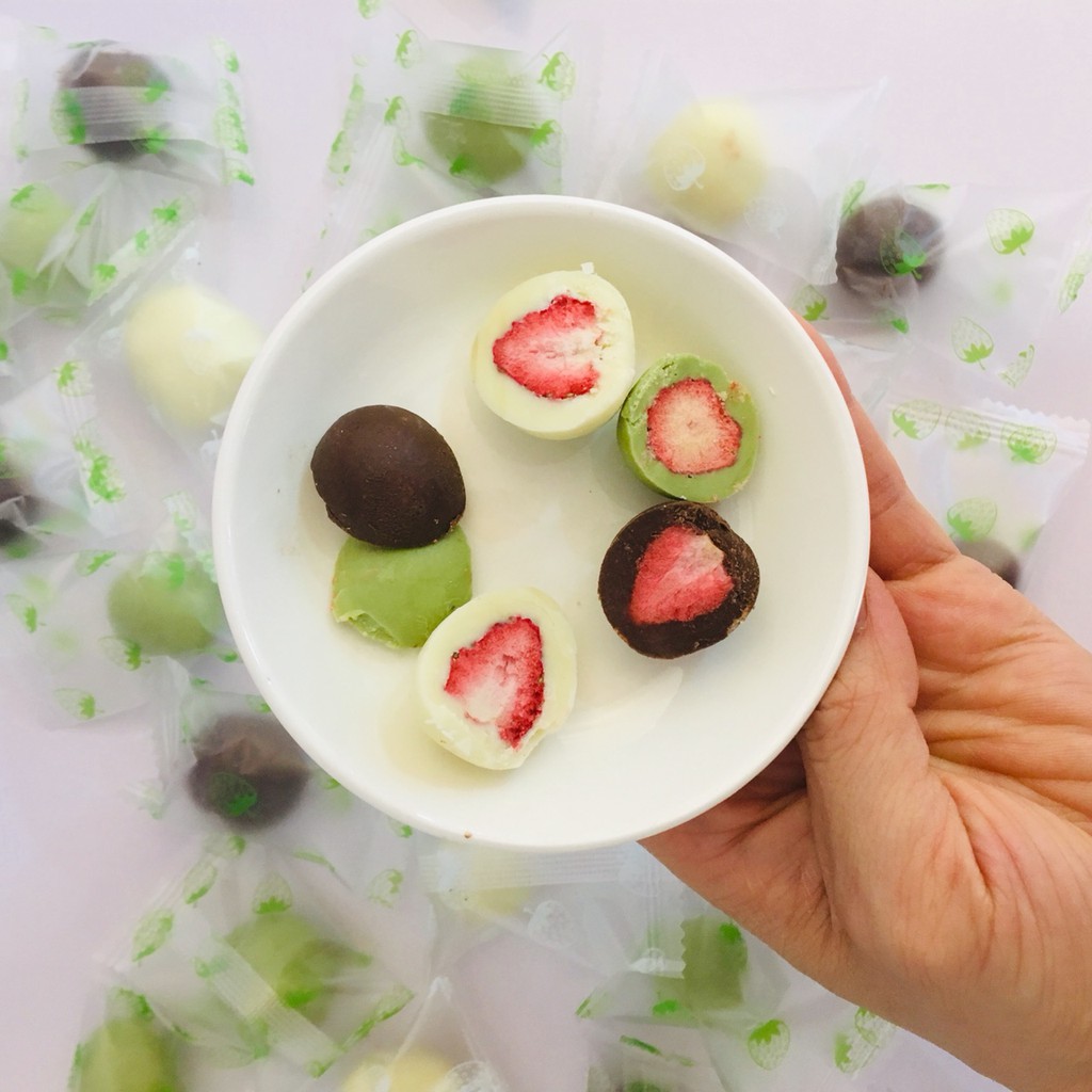 Socola Bọc Dâu Tây Sấy