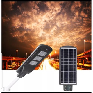 Đèn năng lượng mặt 60W