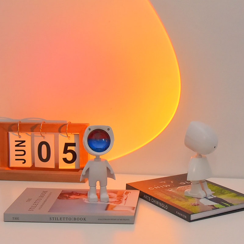 Đèn titok, đèn hoàng hôn hình người vũ trụ thông minh xoay 360 độ tùy thích