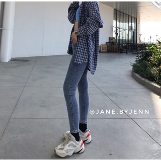 Quần skinny jeans sẵn_ ảnh shop chụp