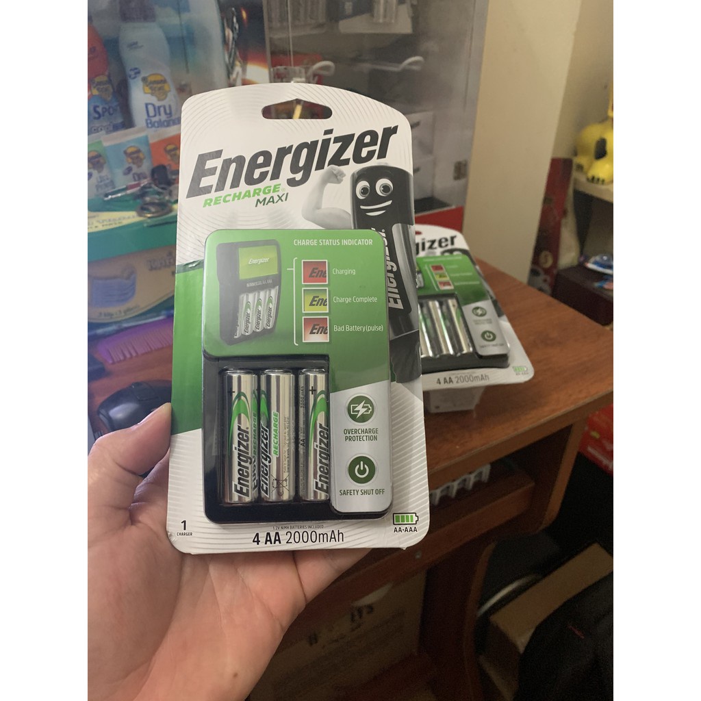 (BH 6 Tháng) Bộ sạc pin Energizer Charger CHVCM4 kèm 4 pin Energizer AA 1.2v 2000mAh, Máy sạc được Pin AA, AAA