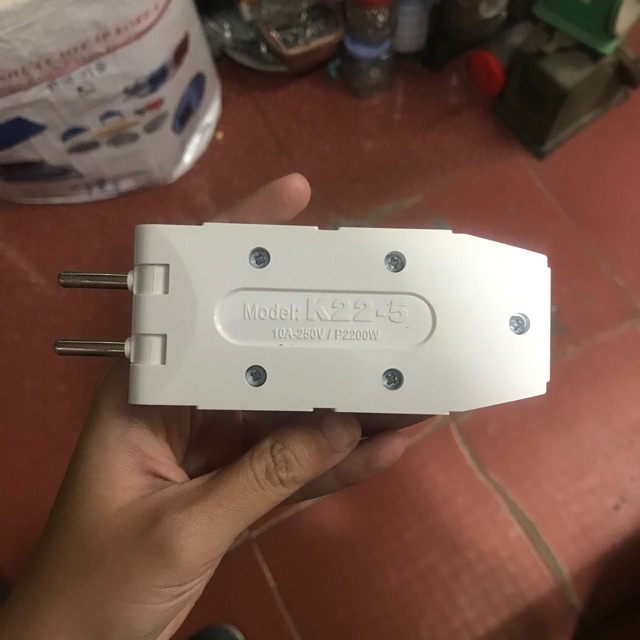 PHÍCH CẮM ĐIỆN CHIA 5 NGẢ 2200W