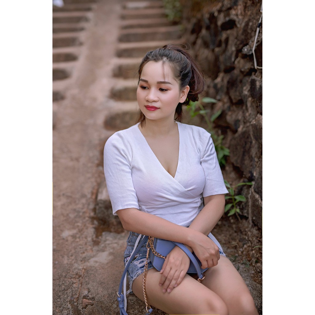 Áo nam nữ bán hoan hỉ xem hàng trực tiếp trên live | BigBuy360 - bigbuy360.vn