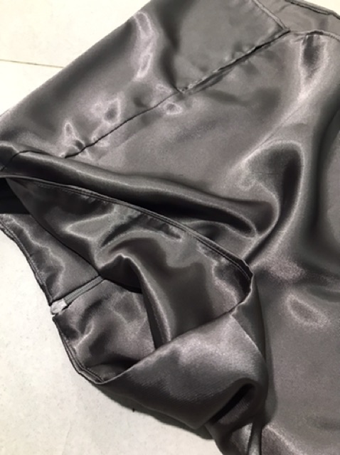 Chân váy lụa sẻ đùi video thật hình thật | BigBuy360 - bigbuy360.vn