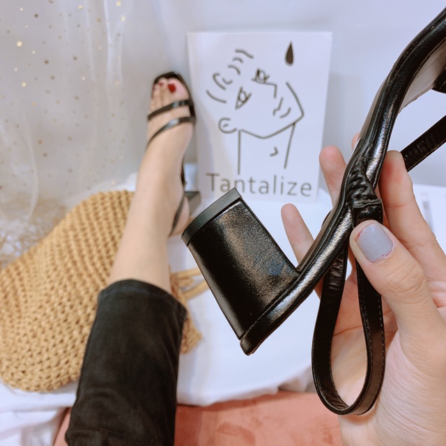 Sandal dây chéo gót vuông 5 phân