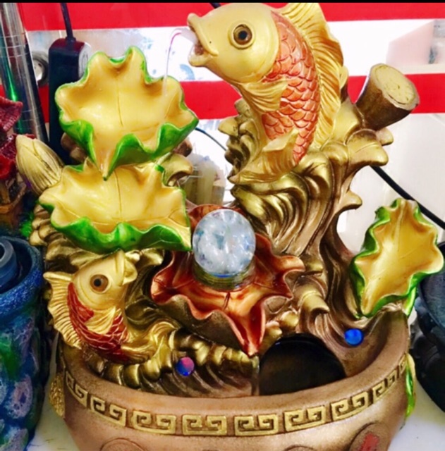 Thác nước phong thuỷ để bàn và đài phun nước lá sen với cá chép vượt ngũ môn màu vàng ,kích thước 29 x 20 x 31cm | BigBuy360 - bigbuy360.vn