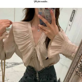 (SẴN) Áo sơ mi cổ bèo tay loe