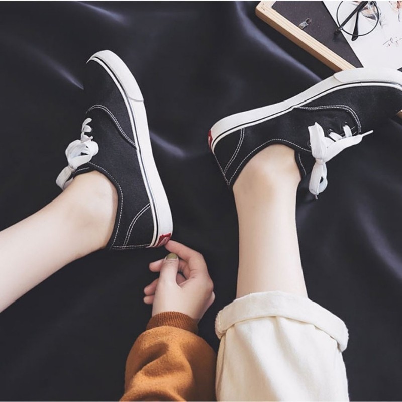 Giày nữ sneaker DVT đế giày cao su êm ái, dây buộc hàng cao cấp, tặng kèm quà