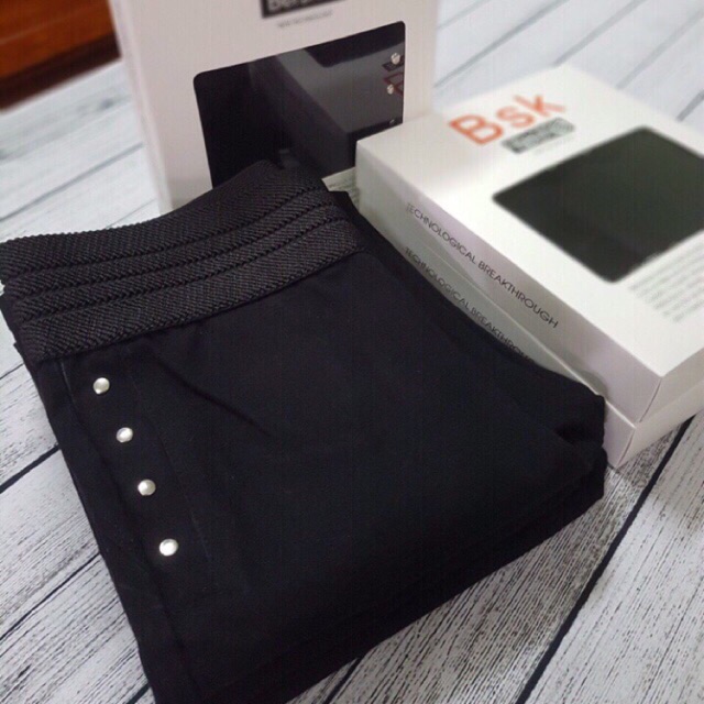 Quần legging nạm đinh | BigBuy360 - bigbuy360.vn