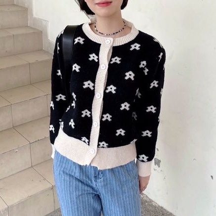 Sibling House - Áo len hoạ tiết hoa nút dọc Floral cardigan | BigBuy360 - bigbuy360.vn