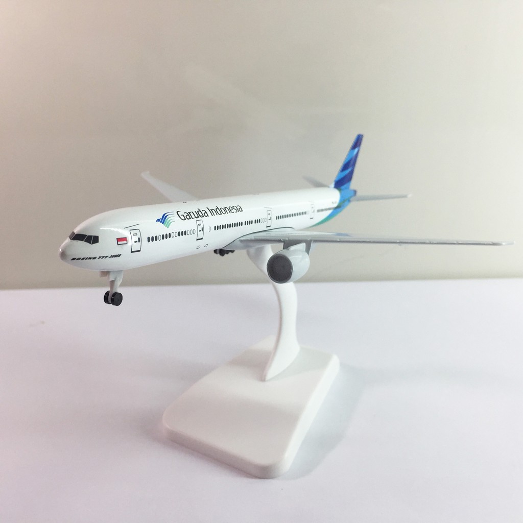 Mô hình máy bay kim loại Indonesia Garuda Indonesia dòng Boeing 777 300er 20cm món quà tặng mô hình tĩnh die-cast