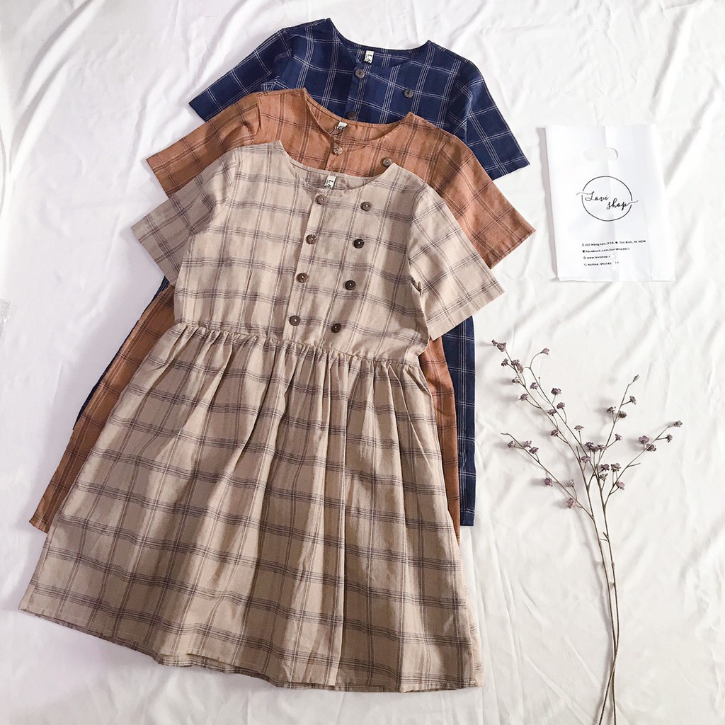 Đầm babydoll nút gỗ Lovi