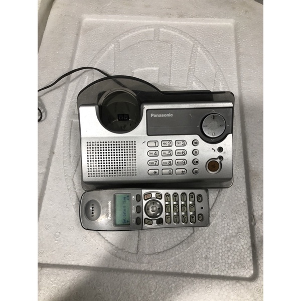 Điện thoại mẹ bồng con Panasonic KX-TCD230