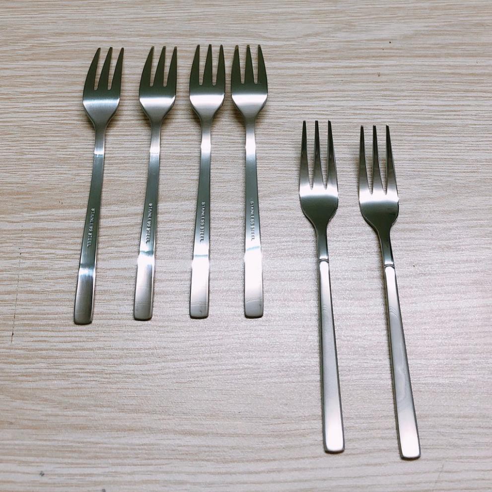Nĩa Trái Cây cán trơn Inox cao cấp SUS430 không gỉ - Hiệu ST dài 14.5cm - Thép không gỉ sáng bóng