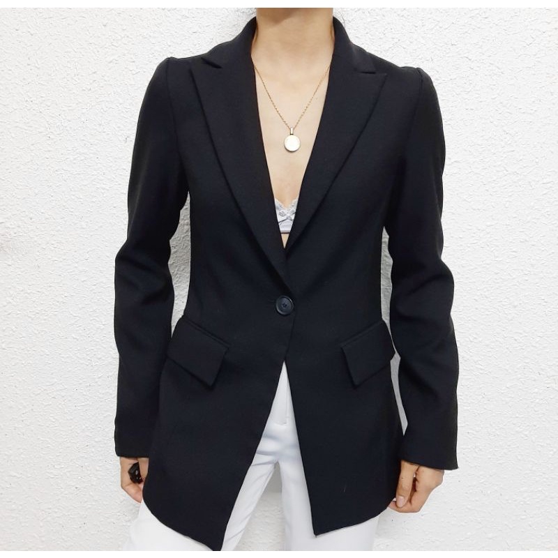 Áo blazer đen phom vừa