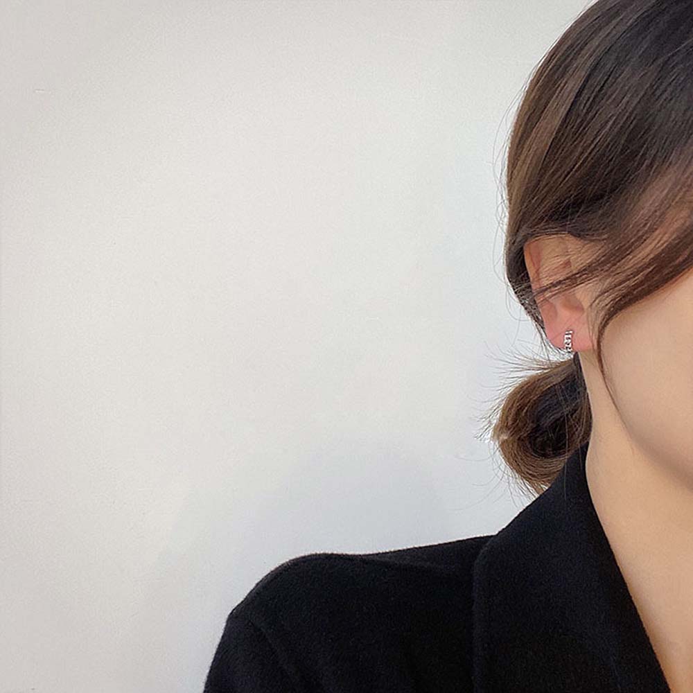 Khuyên Tai Nữ Trang Tạo Hình Độc Đáo