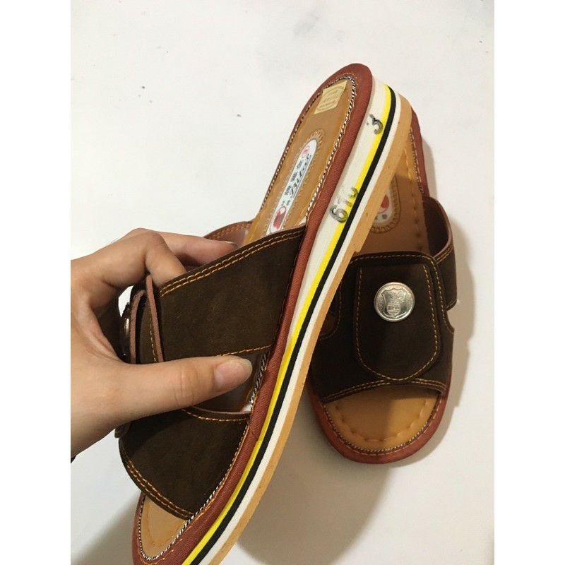 Dép gà bitas khuy tròn#Dép Da Nam Đế Cao Su Đúc nguyên khối