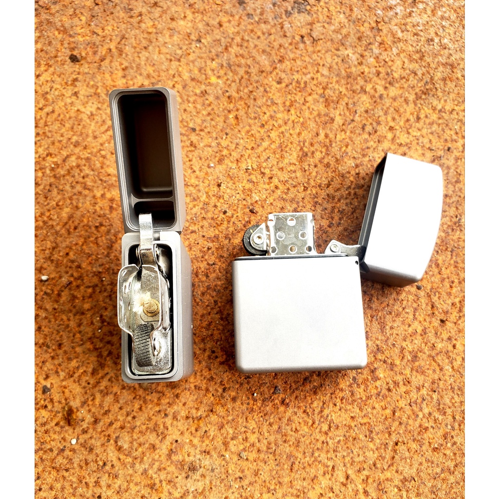 Tacray - Vỏ Titanium quẹt zip
