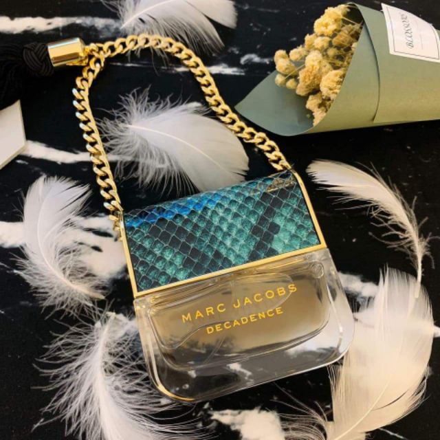 Nước hoa Marc Jacobs Divine Decadence 30ml
.
Made in Spain ( Tây ban nha )