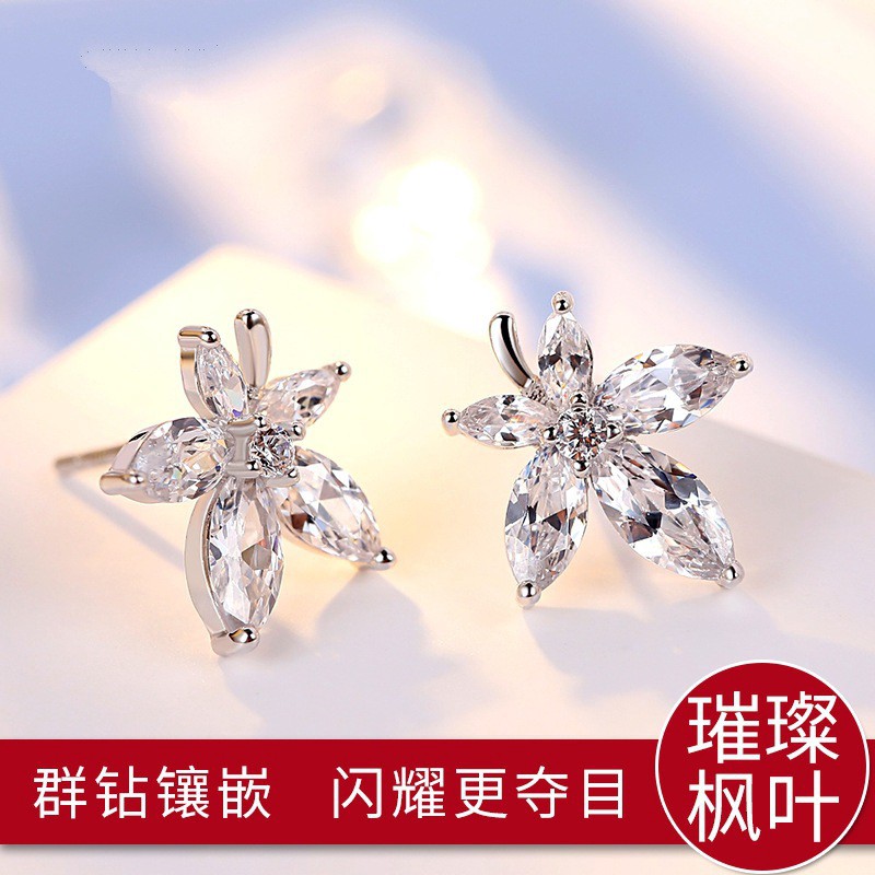 Khuyên tai dáng dài tạo hình độc đáo cho nữ